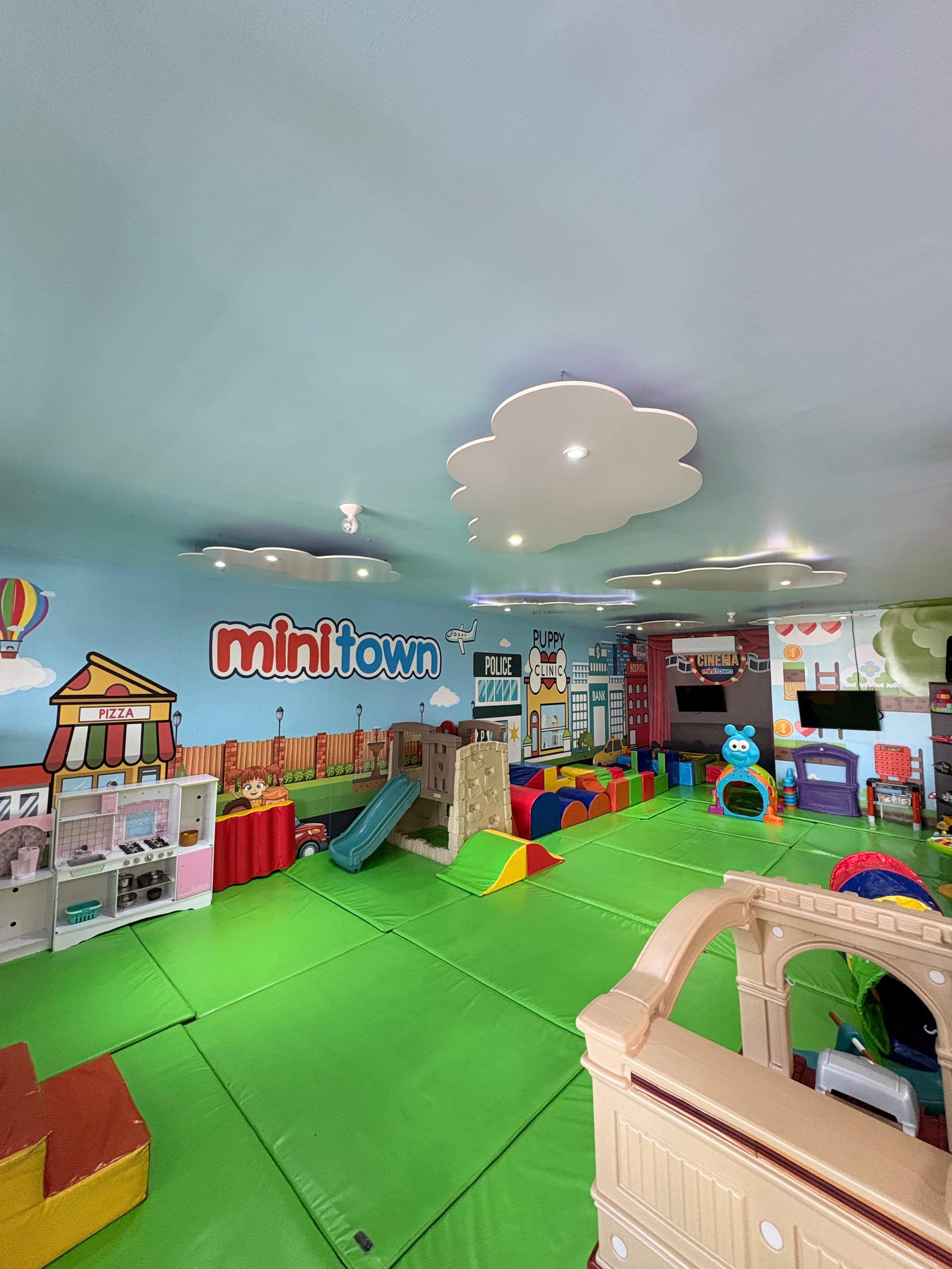 MiniTown Plaza Vela
